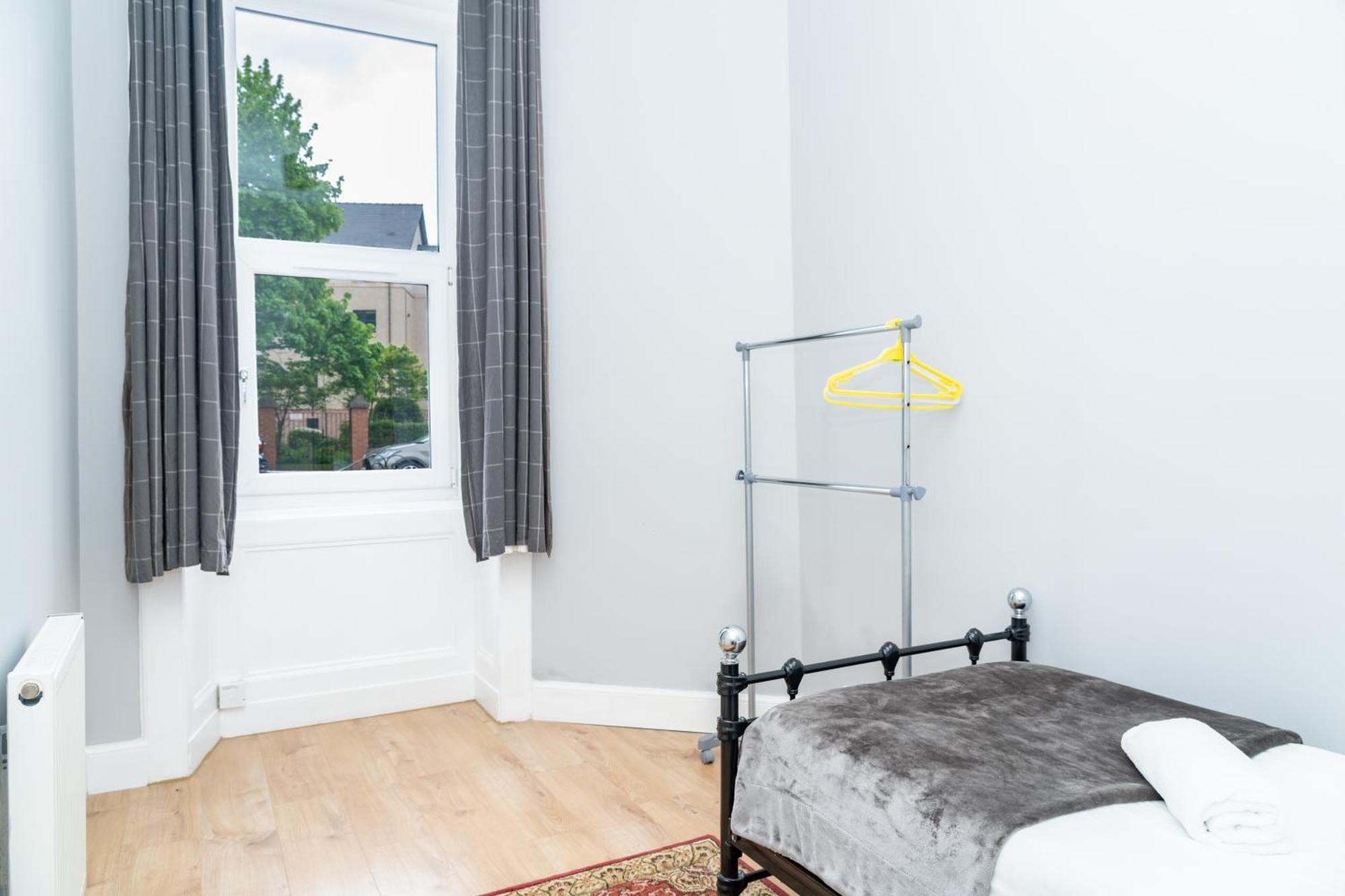 Apartment 3br Next To Stadium Near Airport Sleeps 7 *
