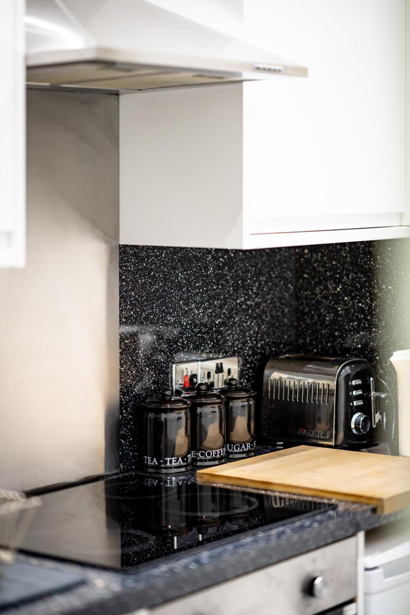 Apartment 3br Next To Stadium Near Airport Sleeps 7 Edinburgh