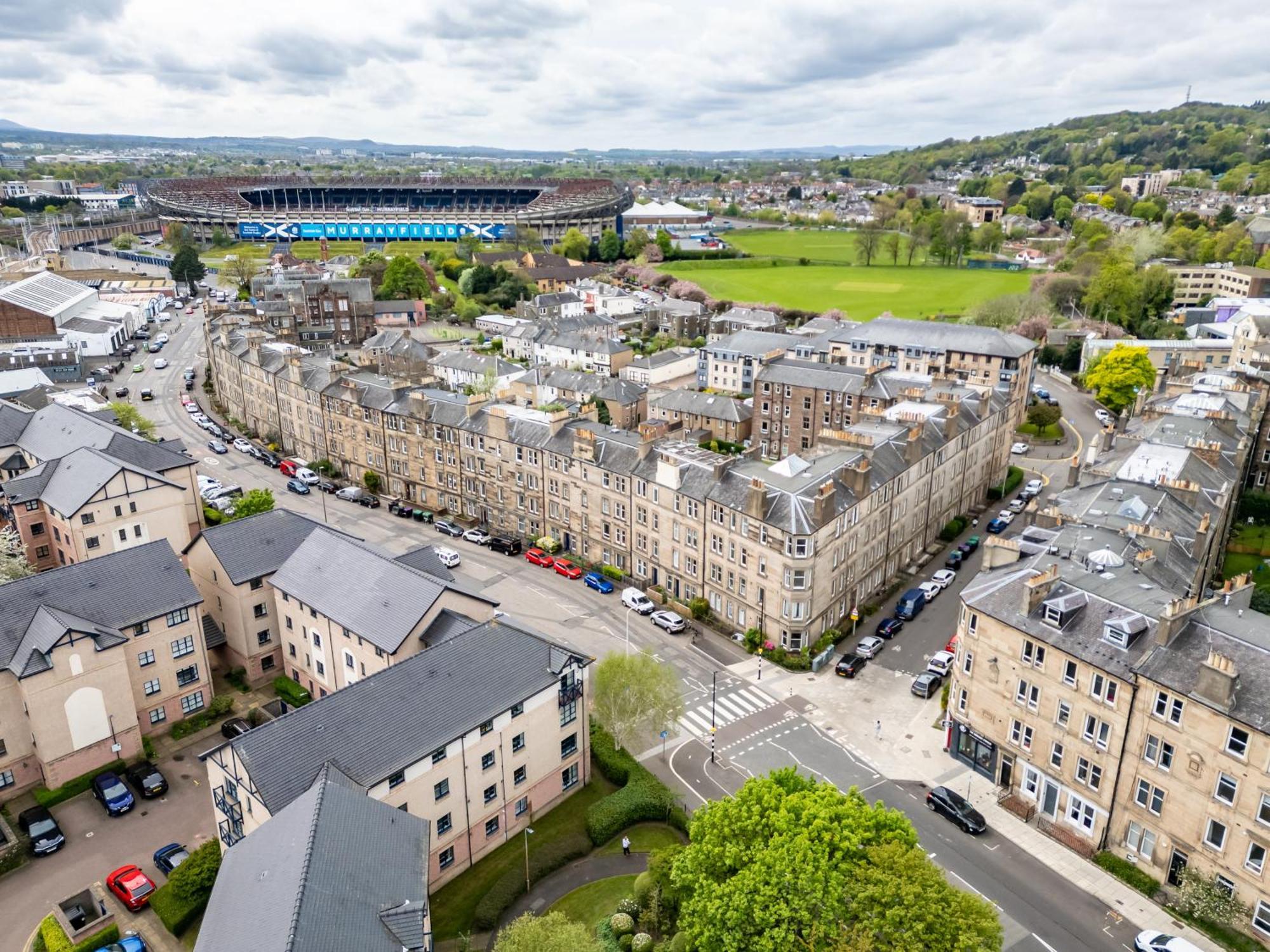 3br Next To Stadium Near Airport Sleeps 7 Edinburgh